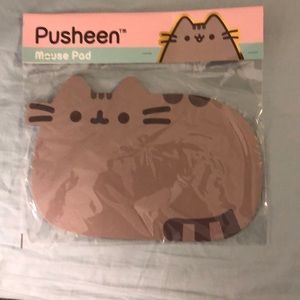 Pusheen mouse pad